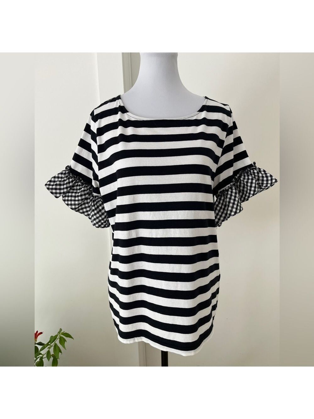 AUGUST SILK Short Sleeve Striped T-Shirt Gingham Ruffle Trim Summer Feminine